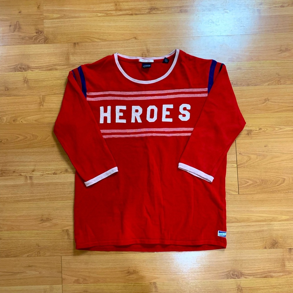 Red Mid-Sleeve T-Shirt with “HEROES”